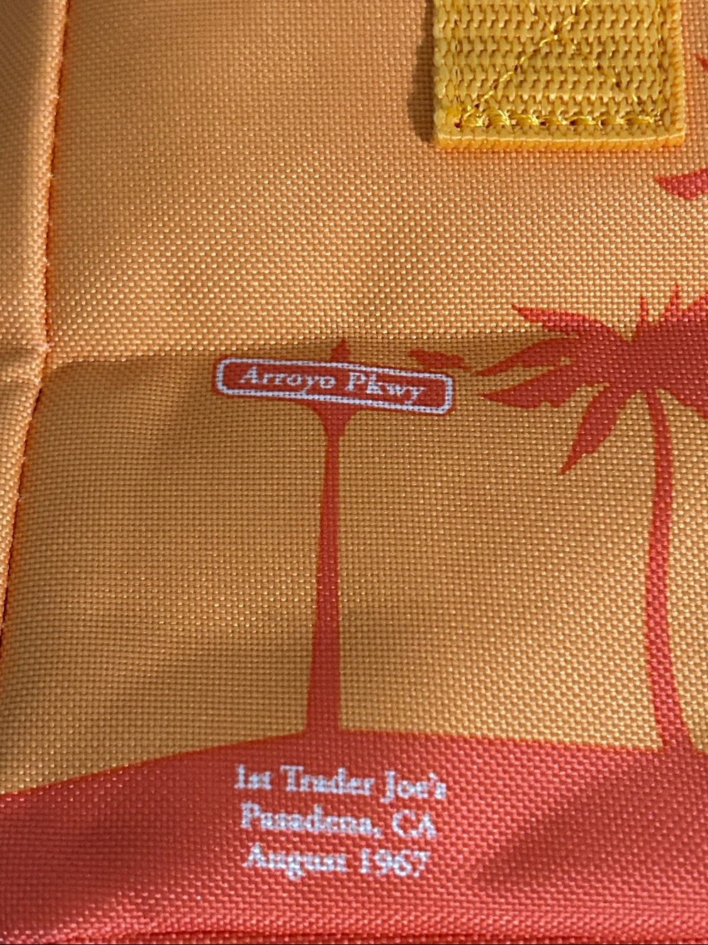 Trader Joe's Mini Insulated Lunch Bag in Bright Orange with Green Accents NEW - Picture 8 of 15